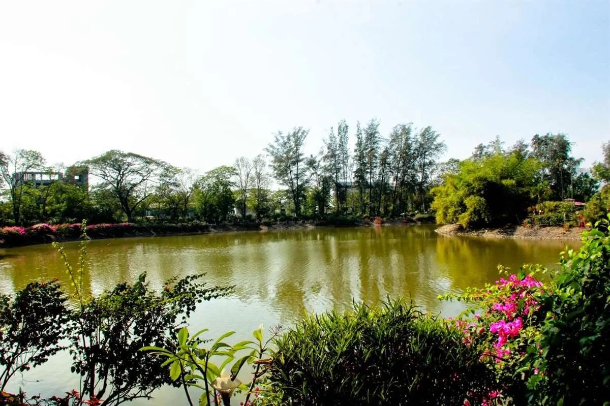 Vanganga Lake Garden