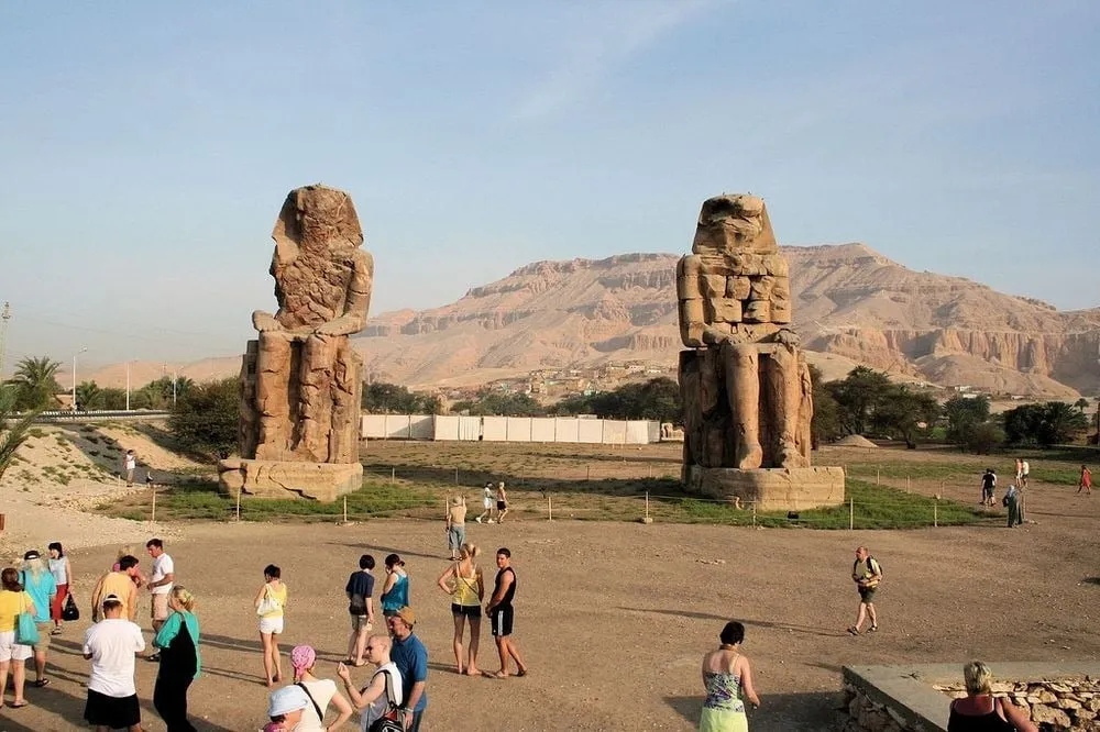 colossi of memnon
