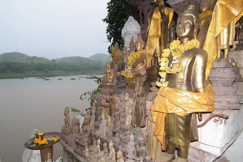 Pak ou Caves