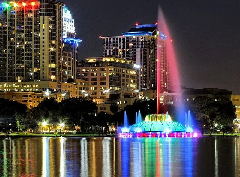 976px Lake Eola Park in Orlando 03 1