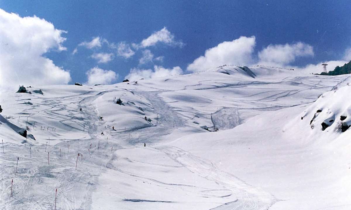 Auli -The Ultimate Skiing Hill Station Destination