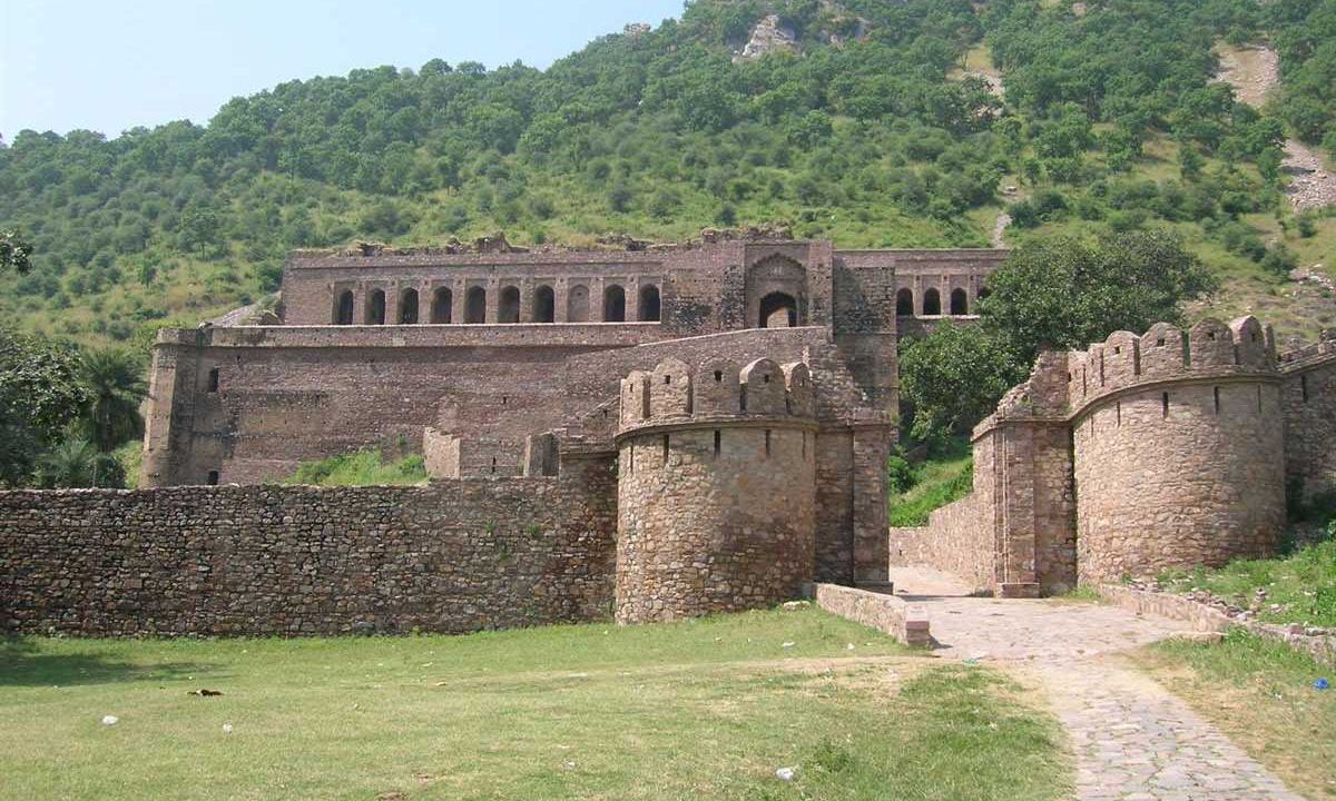 Bhangarh : The Haunted Fort in India