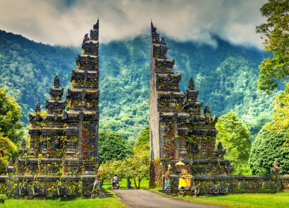 Explore 15 Amazing Travel Attractions In Indonesia