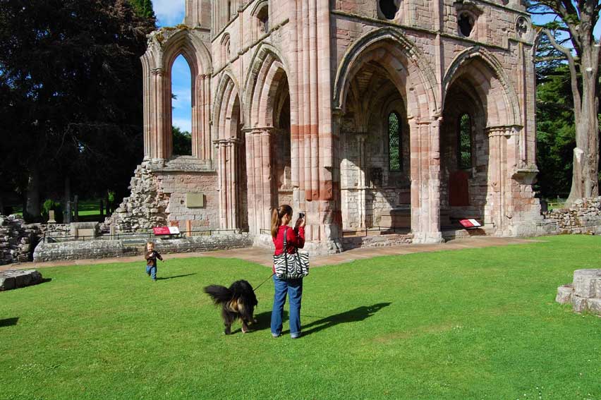 Dryburgh Abbey, Dryburgh, Places in Scotland