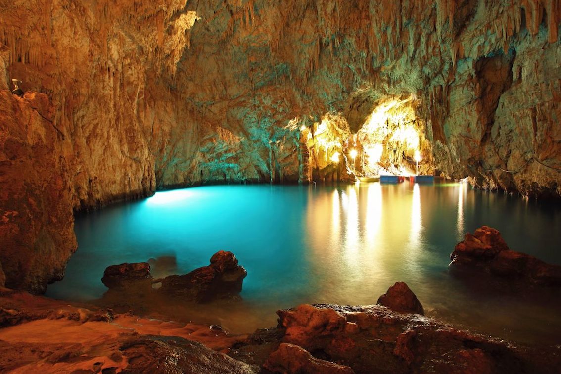 Grotta Dello Smeraldo Caves