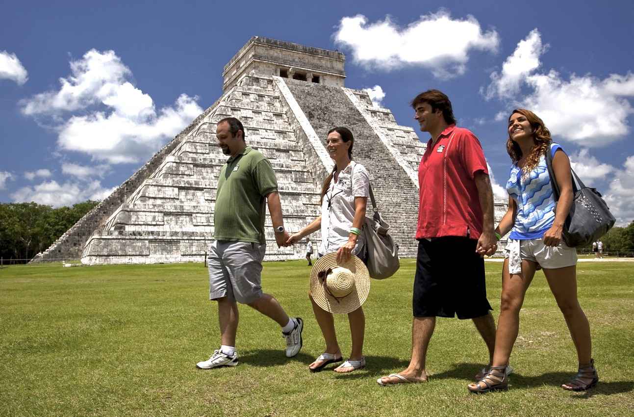 Couples T Chichen Itza