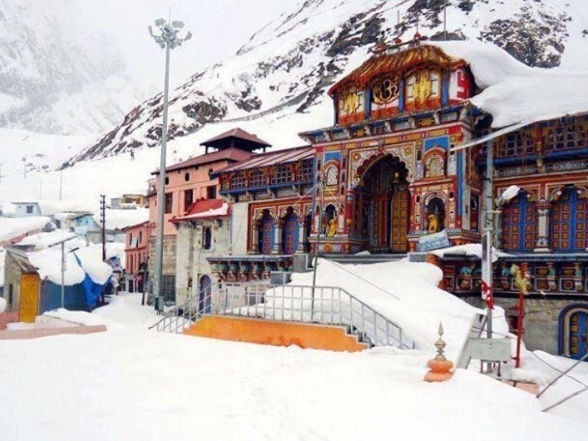 Mesmerizing view of Badrinath Dham with snow capped mountains