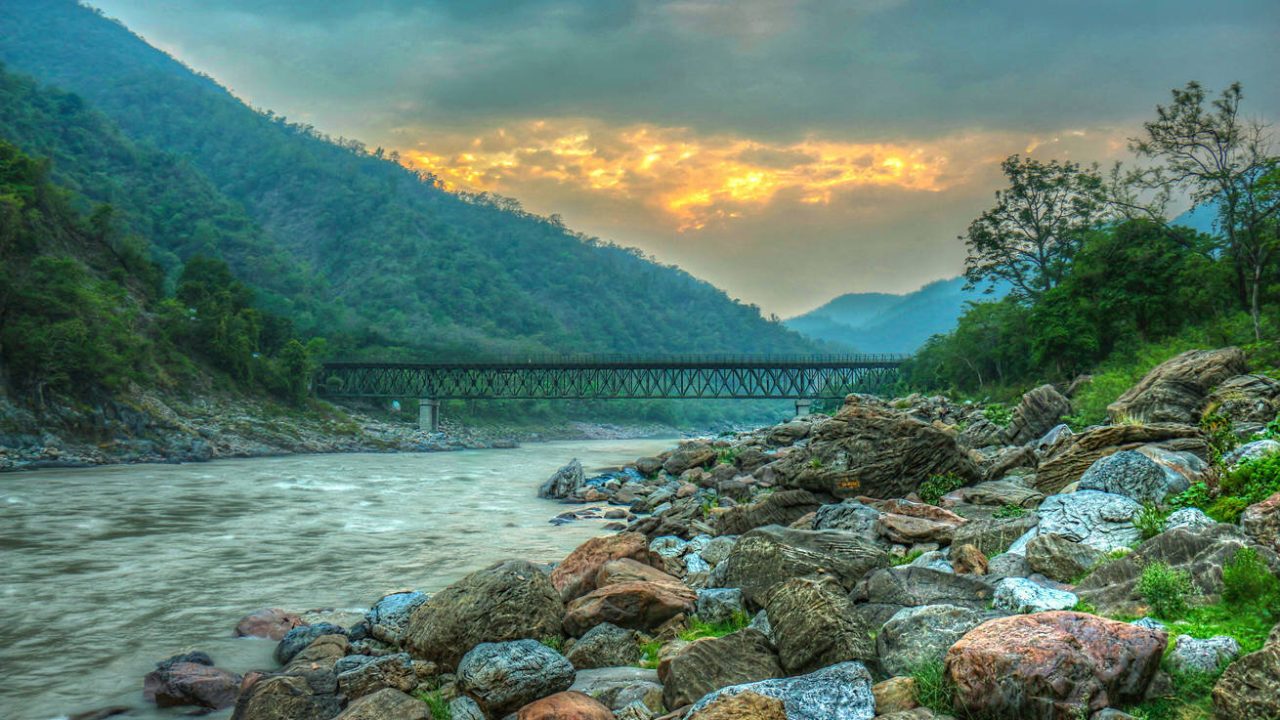Travel These Offbeat Destinations in Uttarakhand for Weekend Trips