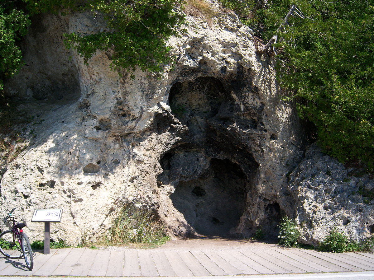 Guna Cave Kodaikanal