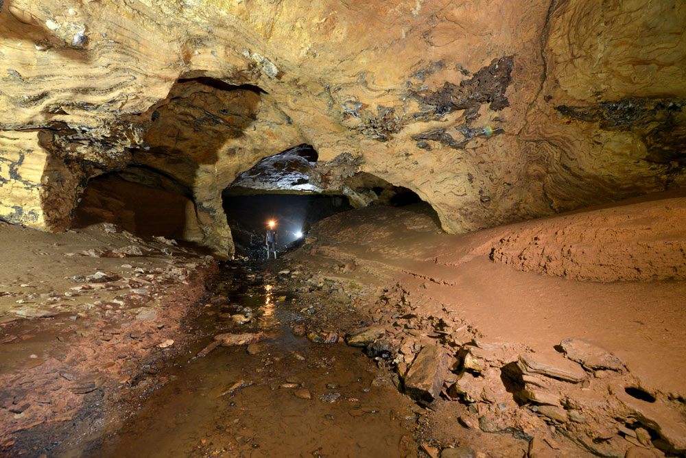 Lastoursville Caves