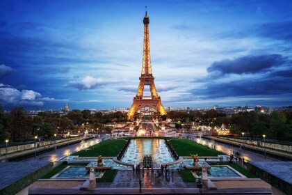 Eiffel tower at night
