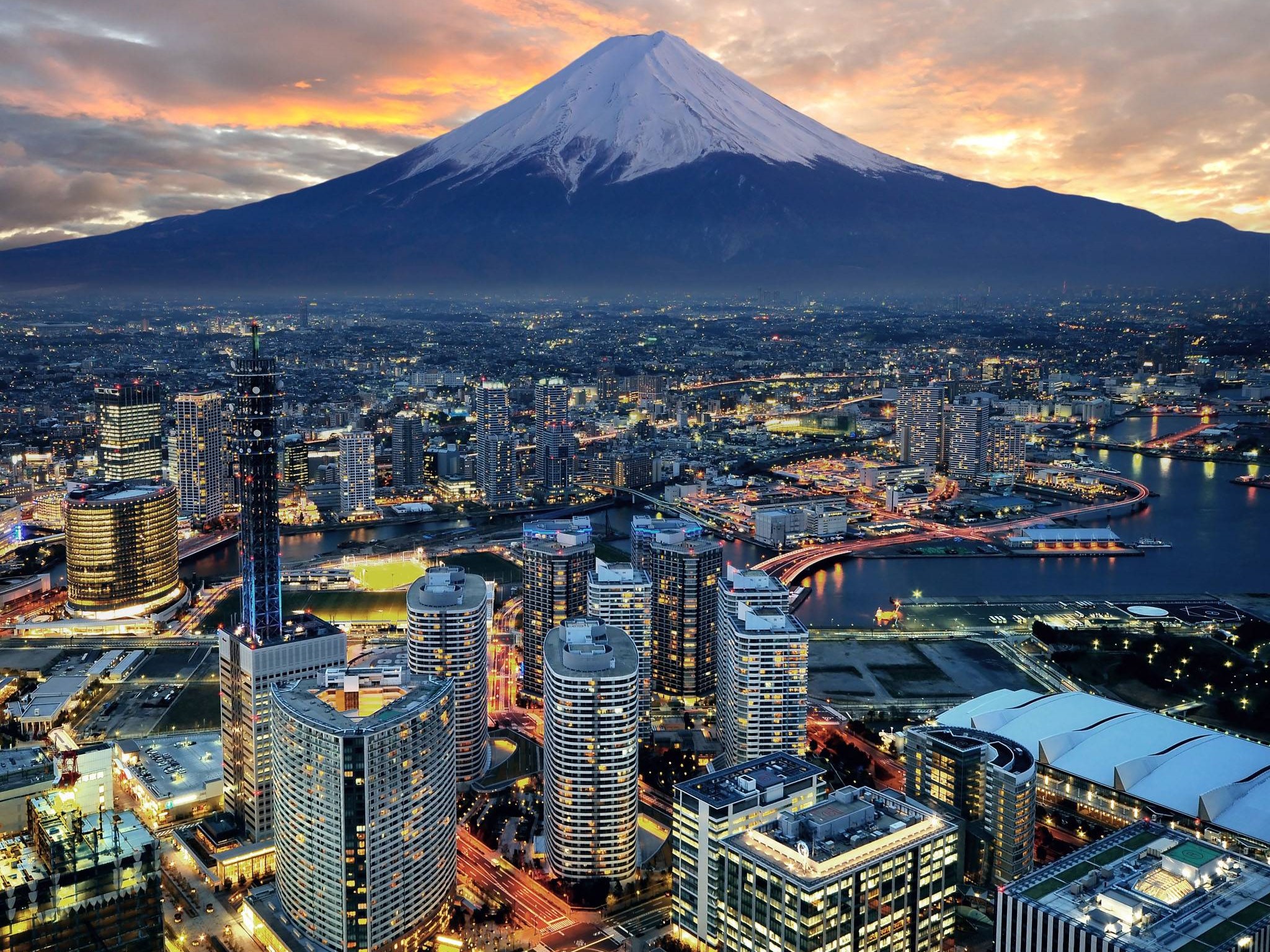 Yokohama City With Panoramic View of Mount Fuji
