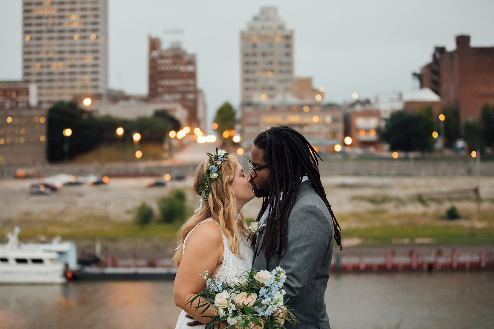 Wedding Ceremony at Mud Island , breathtaking tour to Memphis