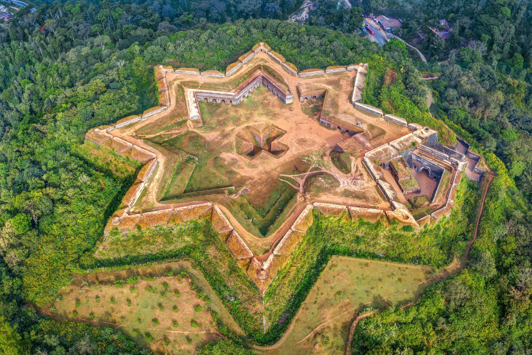 Manjarabad Fort