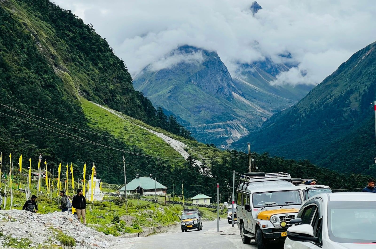 Explore Lachung via Road Trip from October to March