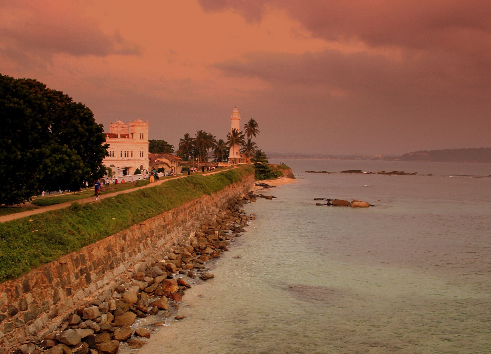 Galle Fort ramparts and lighthouse at dusk, an hour from Mirissa