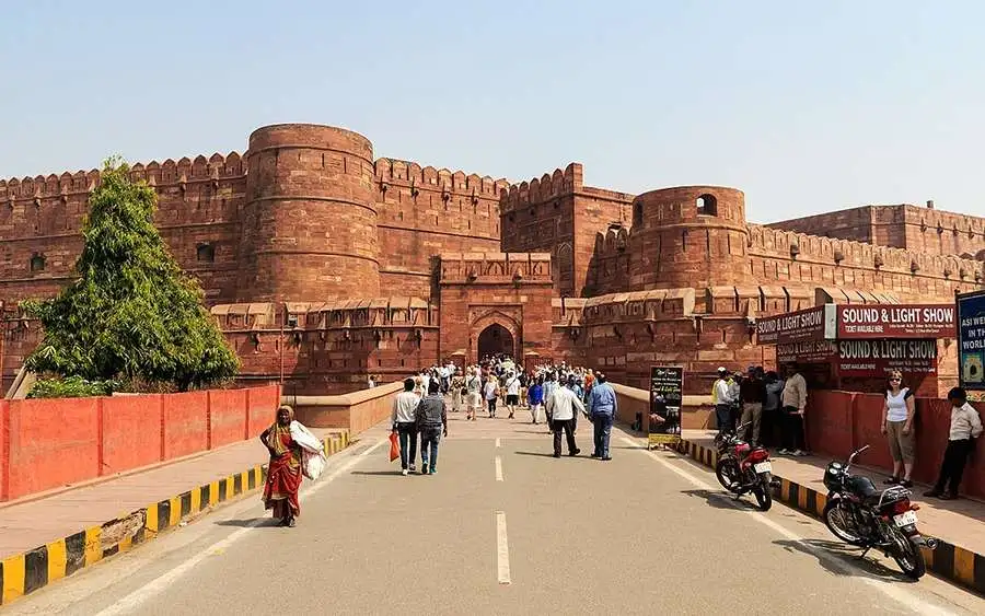 Agra Fort - Tourist Places in Uttar Pradesh