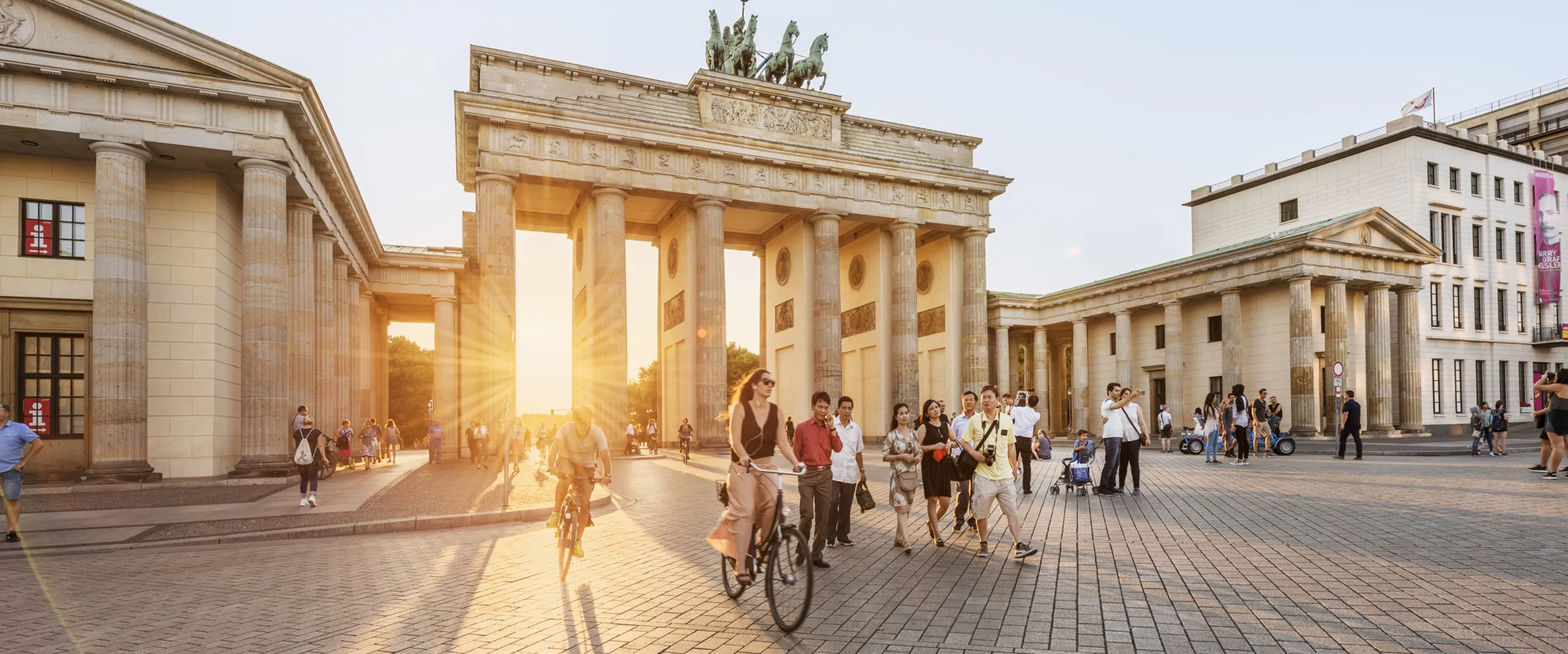 Know About Brandenburg Gate: Architectural Attraction of Berlin, Germany