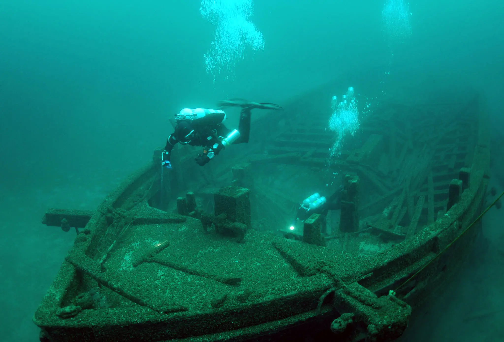 Shipwreck found at the bottom of Lake Michigan, Mysterious Treasures
