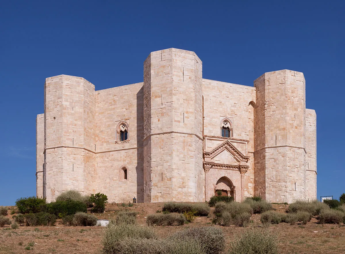 Castel del Monte - Breathtaking Castles of Italy