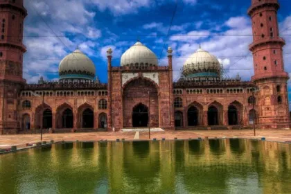 Featured Taj Ul Masjid