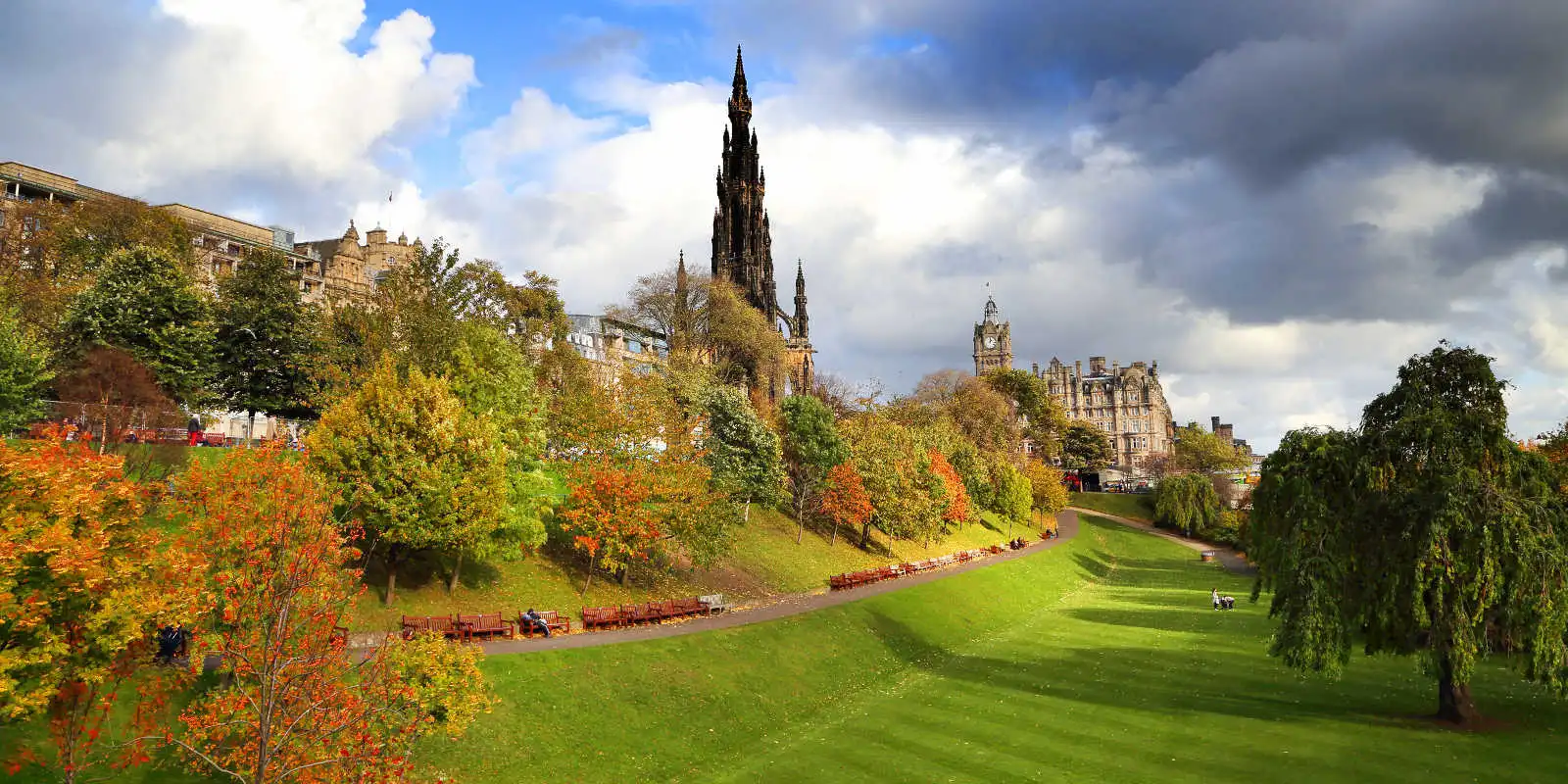 Exploring Edinburgh Cover